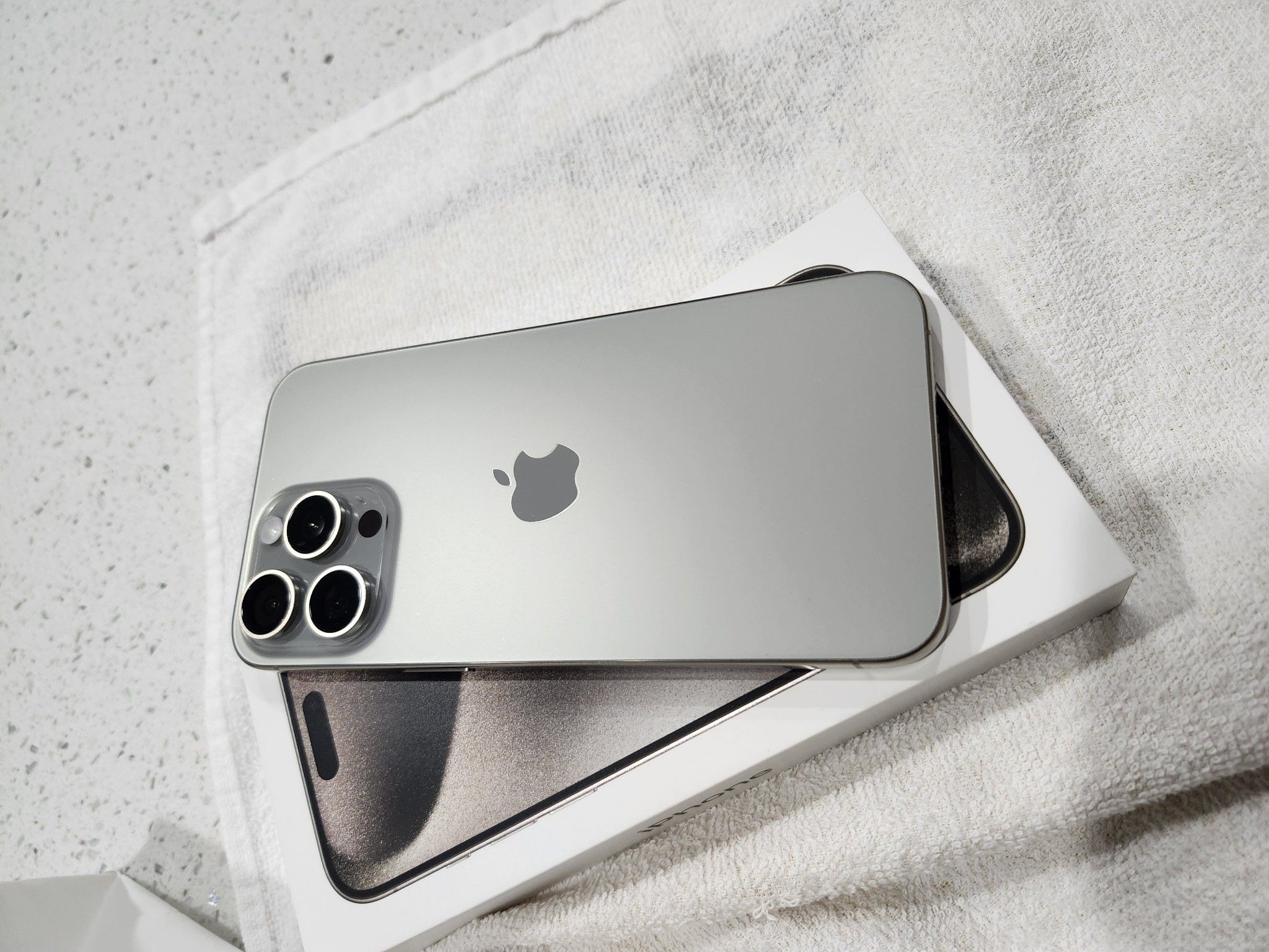 iPhone 15 Pro Max Unlocked 512 Gb Like New Condition 