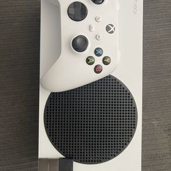 Xbox Series S Excellent Condition $300