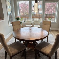 Costco Dinning Table Set (includes 4 Chair)