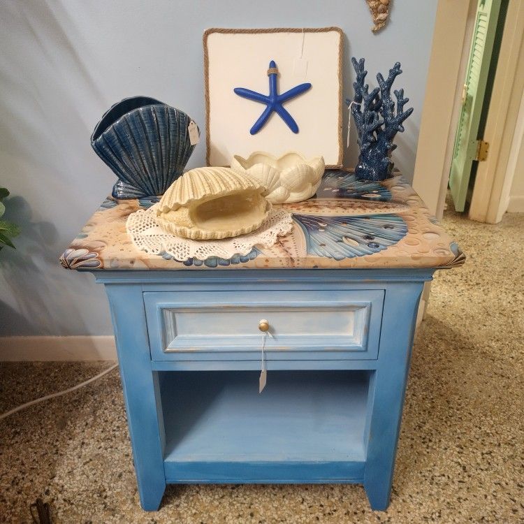 Beautiful Coastal Side Table With A Drawer By Thomasville 