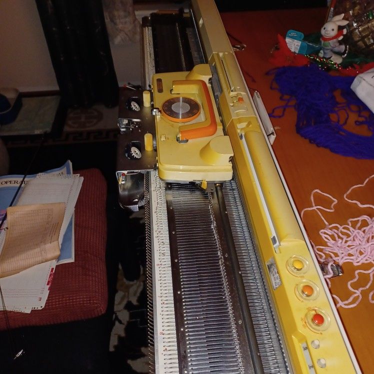 Studio Knitting Machine