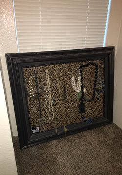 Jewelry hanger