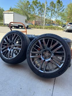 Nissan R35 GTR Rims and Tires