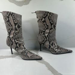 BCBG Maxazria snake roccia boots Woman’s Size 7.5 Made In Italy