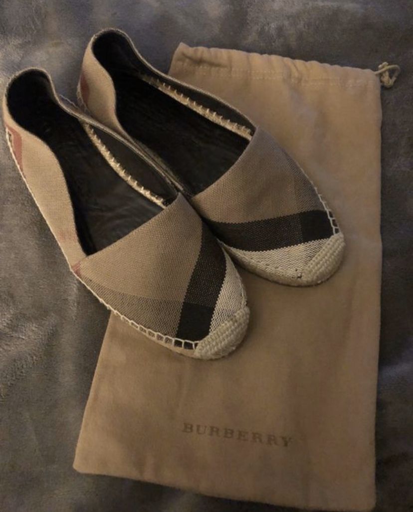 Burberry shoes size 39 $120 OBO