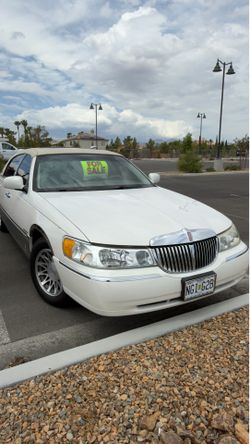 2000 Lincoln Town Car