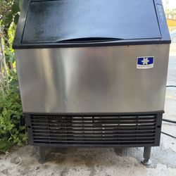 Ice Machine Manitowoc 300lb/day Undercounter Ice Maker perfect working zero issues 