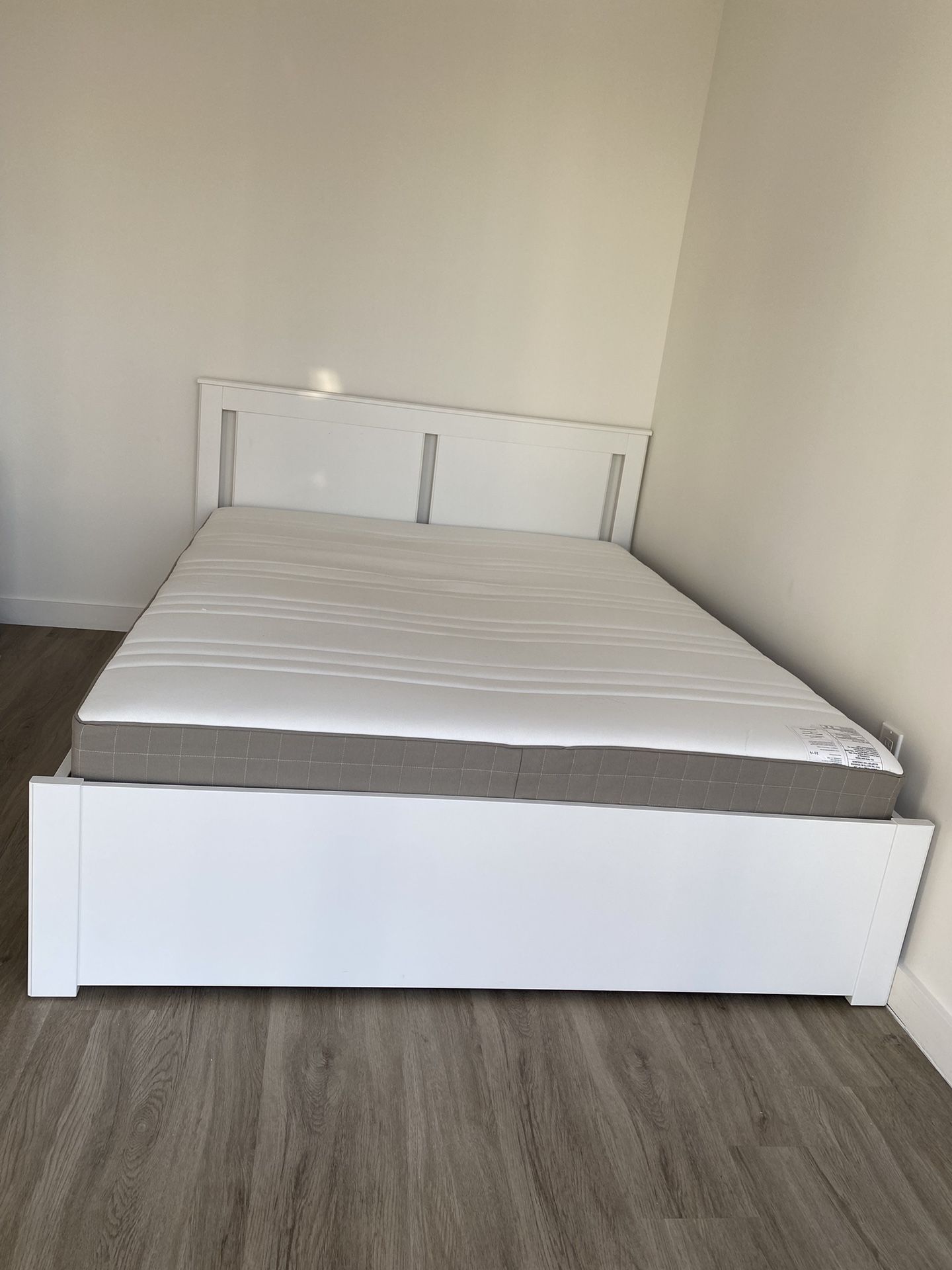 Headboard Bed Frame & Mattress