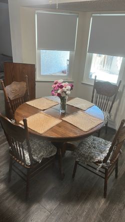 Round Wood Dining Table with 4 Chairs