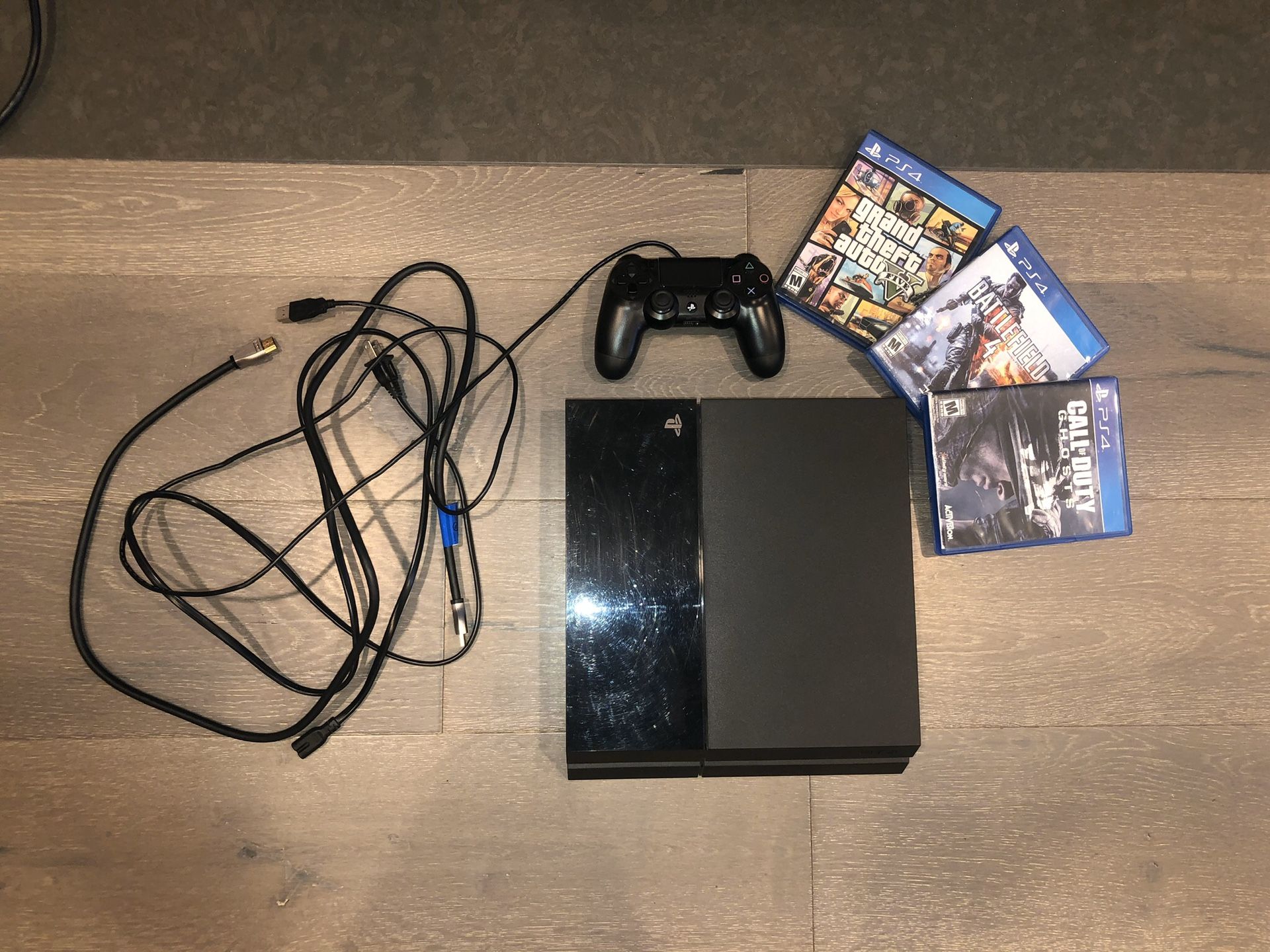 PS4 (with 3 games)