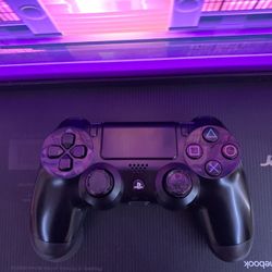 PlayStation 4 DualShock 4 controller