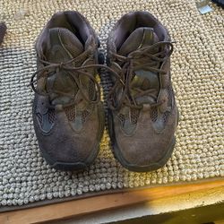 9.5 Authentic Yeezys