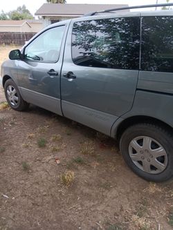 2000 Toyota Siena 7pasajeros motor 6 cilindros