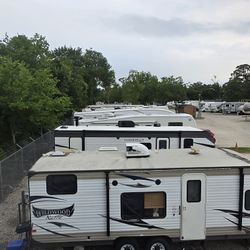 Se Reparan Trailas Techos Piso Carpetat Sercas Y Pintra