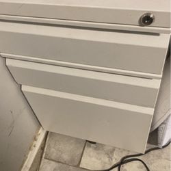 3  drawers filing cabinet on wheel (2) Cabinets 