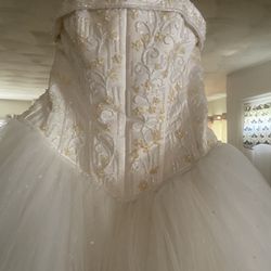 WEDDING DRESS 