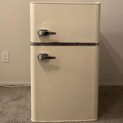 Beige Mini Fridge With Separate Freezer 