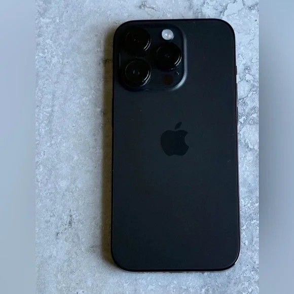 Like New Iphone 15 Pro Max(Unlocked)