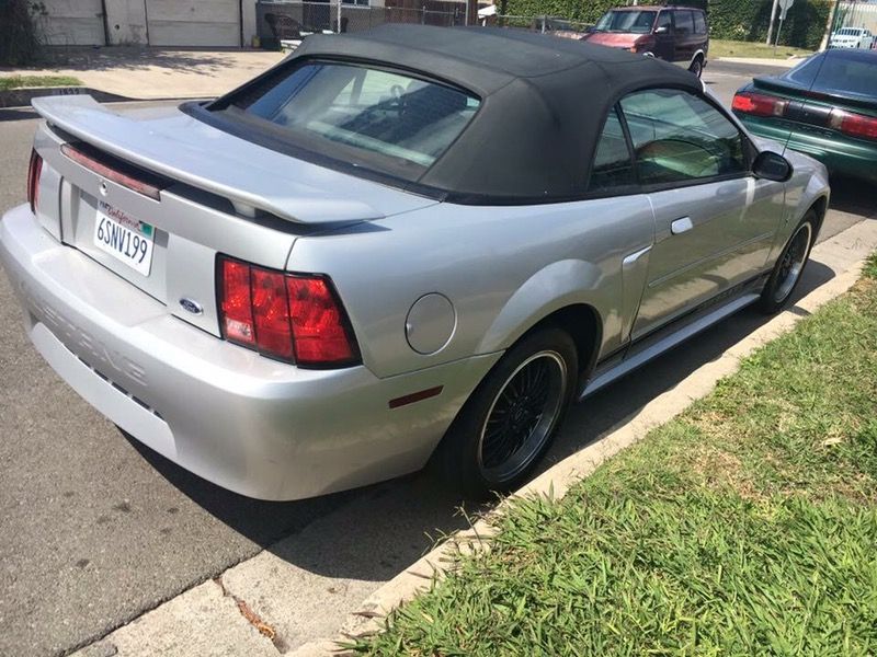 2002 Ford Mustang.