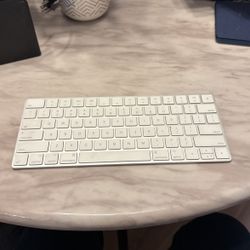 Apple Magic Keyboard 