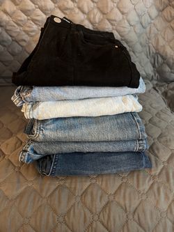 Lot of 6 Pairs of Jeans