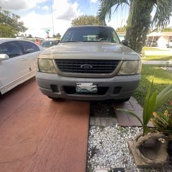 2002 Ford Explore 