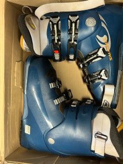 Ski Boots Size 8
