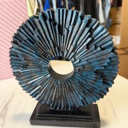 Stylish table, top sculpture decor