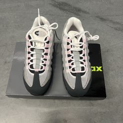 Sz 6W, 6.5W, 7W  Nike Air Max 95 OG  Big Bubble Pink Foam