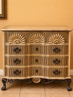 Elegant Credenza/Bar Table with Intricate Detailing