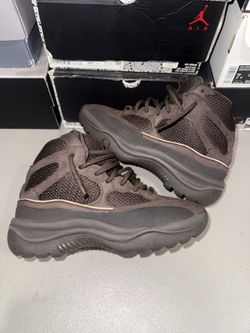 Yeezy boot oil Sz 6.5