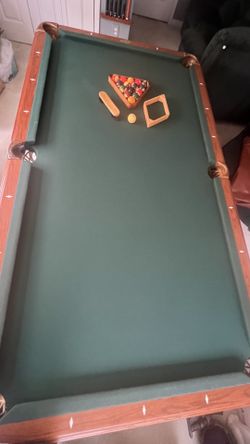 8’ Leisure bay pool table