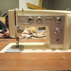 Singer Sewing Machince