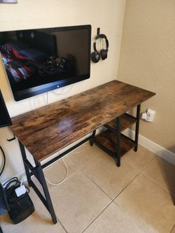 Computer desk