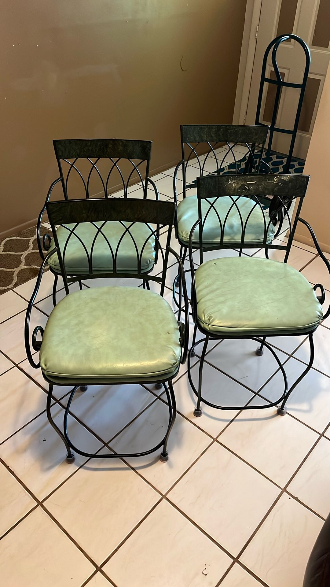 4 Bar Stools