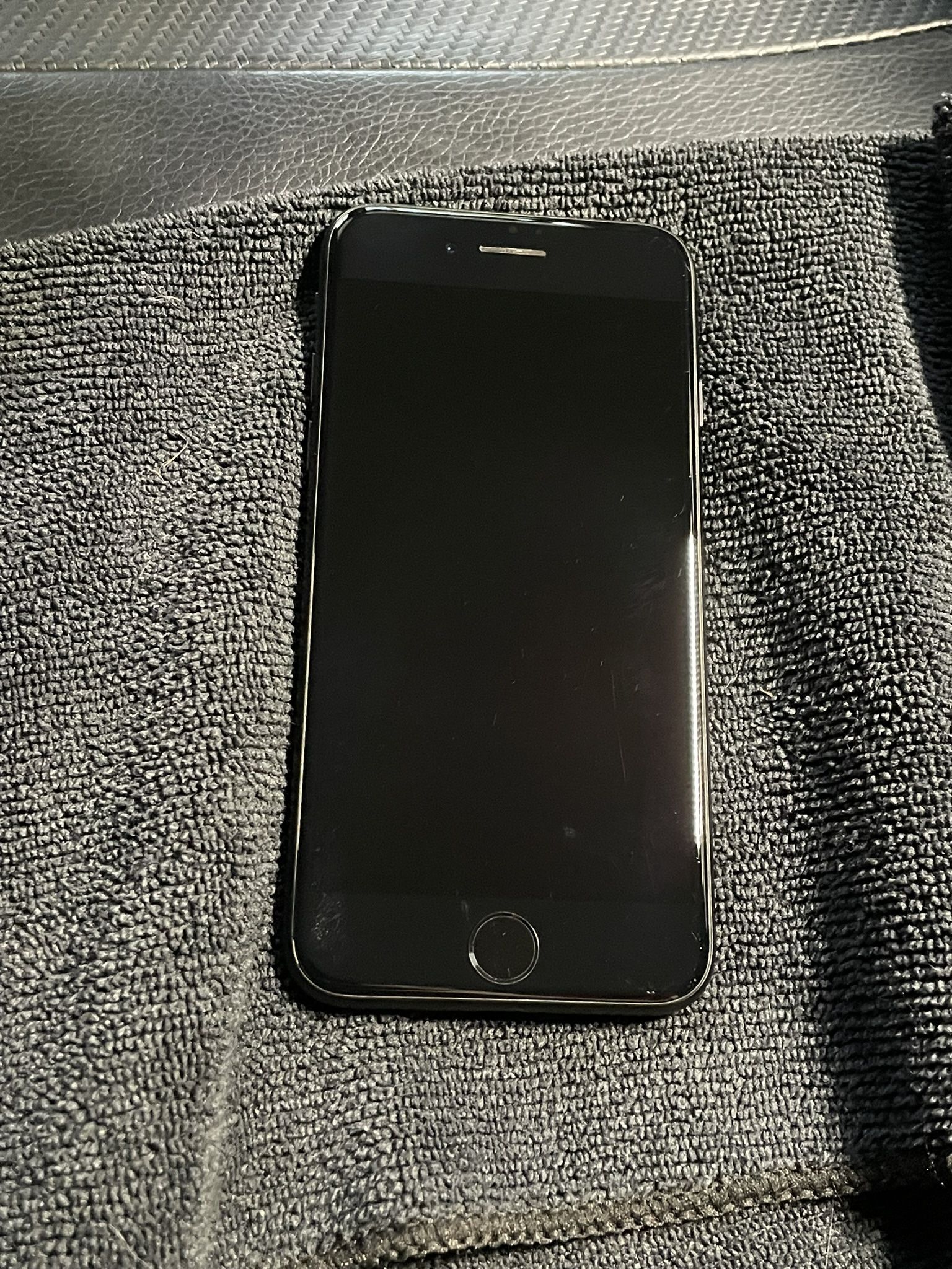 iPhone 7 128GB Jet Black Minimal Scratches No Issues