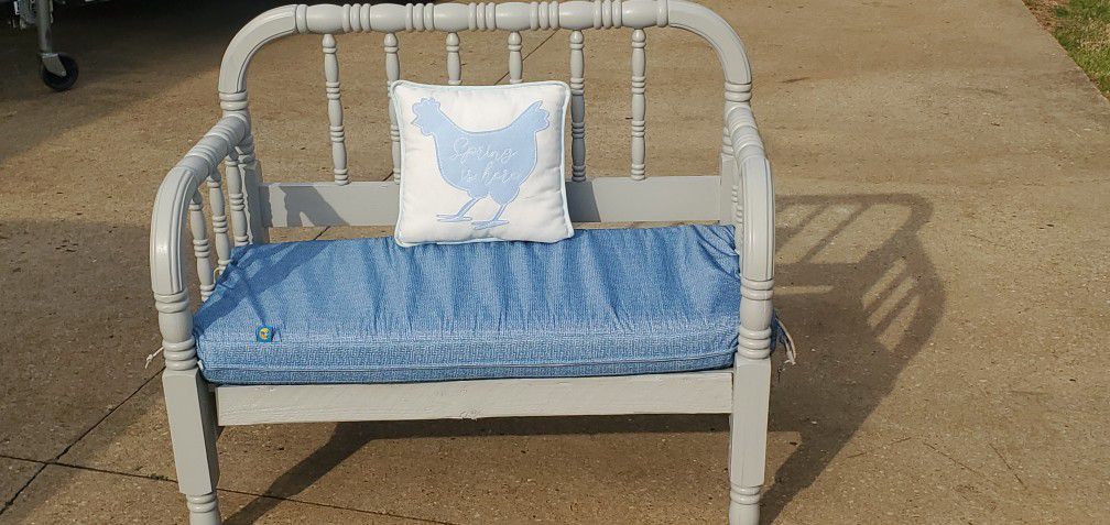 Adorable Solid Wood Bench With Cushion and Pillow 