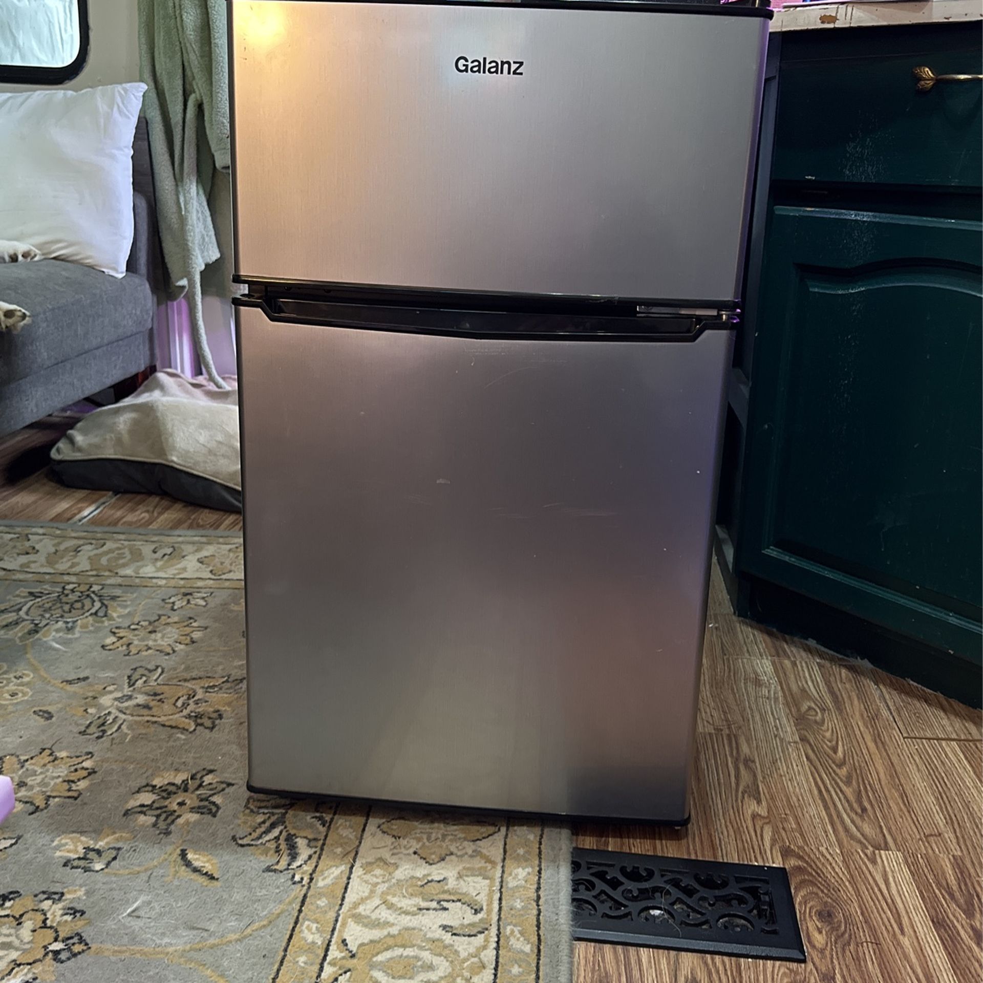 Galanz Mini Fridge