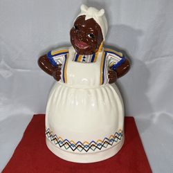 Vintage cookie jar 1945