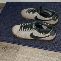 Nike SB Blazer Low GT in the Gun Smoke/Black Spruce-Gum Light Brown