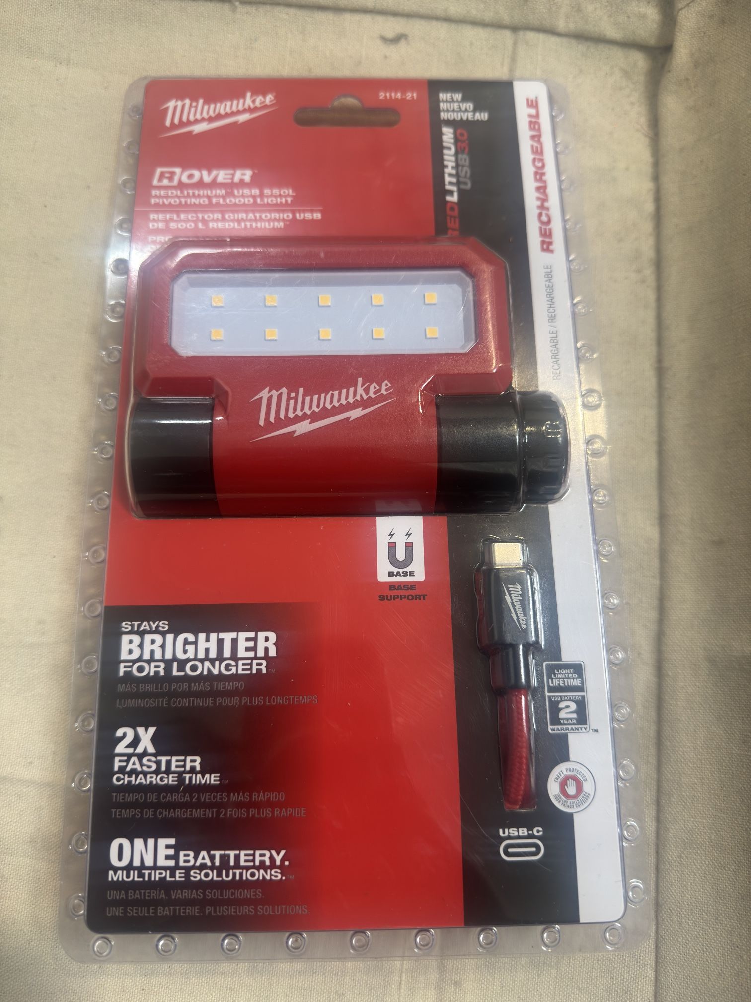 Milwaukee 2114-21 USB Rechargeable Pivoting Flood Light