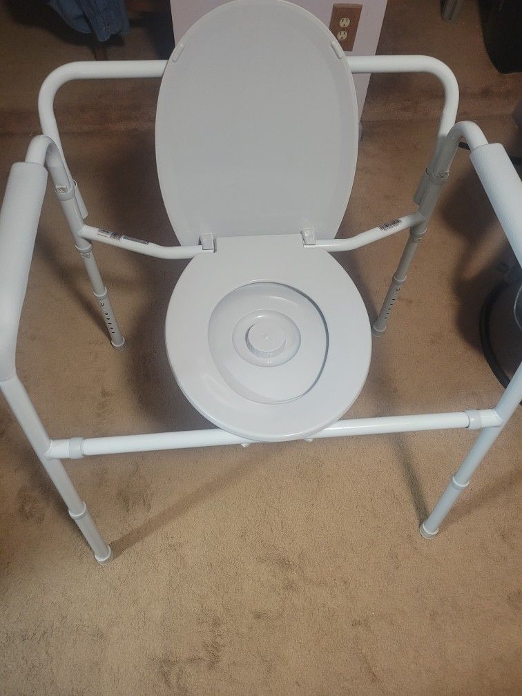 Heavy Duty Bariatric Commode Chair
