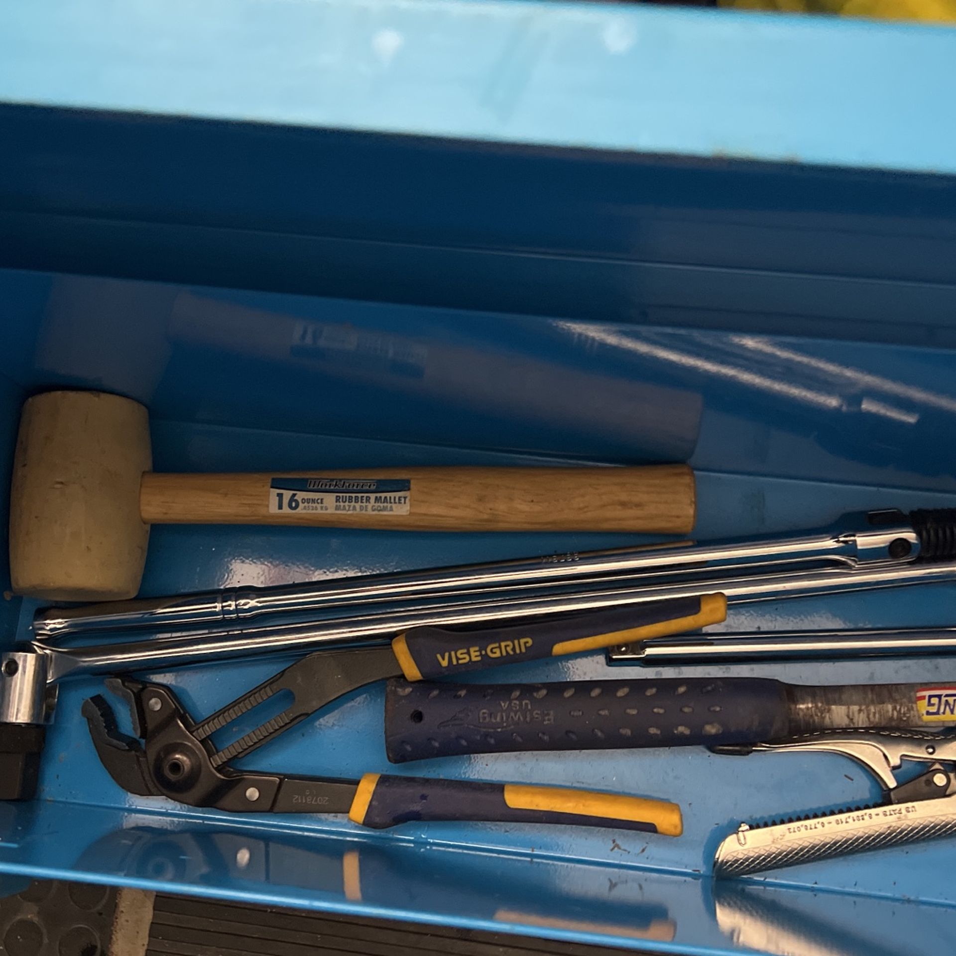 ARIEL Blue Pro Utility Tool Box With 10pc Tools