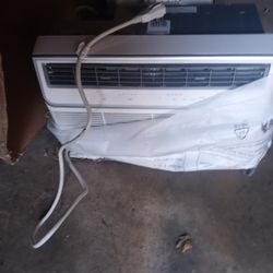 New Heat And Air Ge Through Wall Unit
