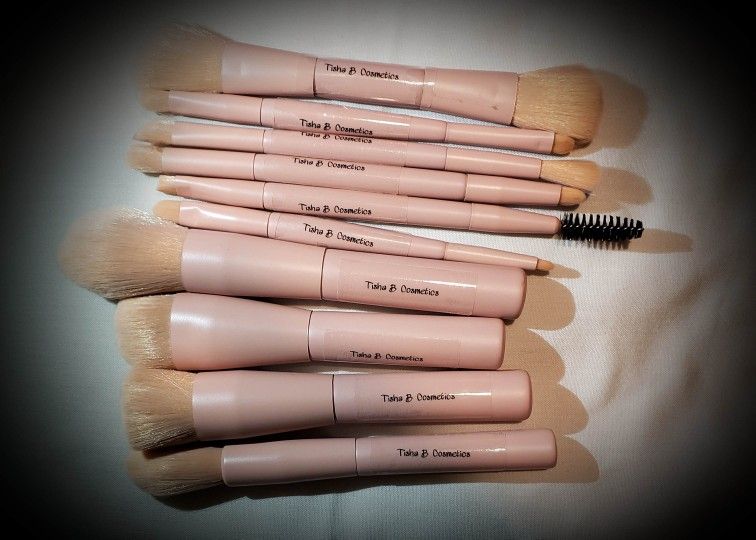Fluffii Makeup Brush