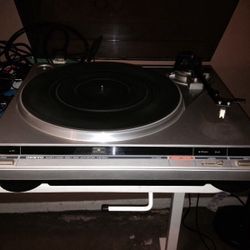 Onkyo turntable