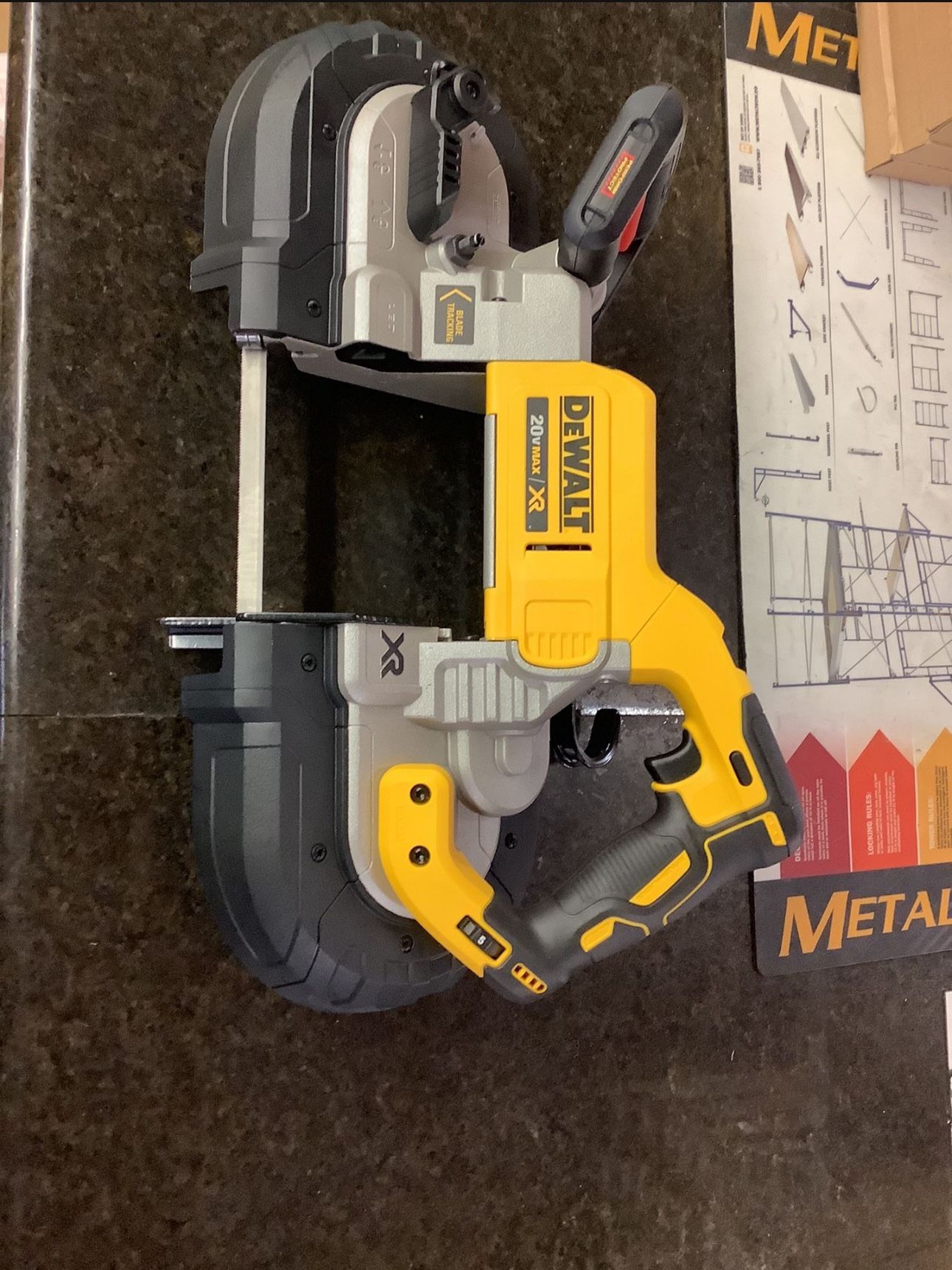 20v Max Cordless Brushless De-Walt Bandsaw.