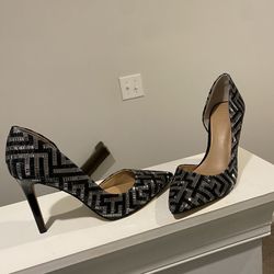 Beautiful black/silver Heels 8.5