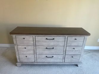 Farmhouse 9-Drawer Wood Dresser