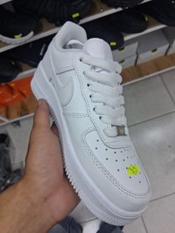 Withe Air Force 1